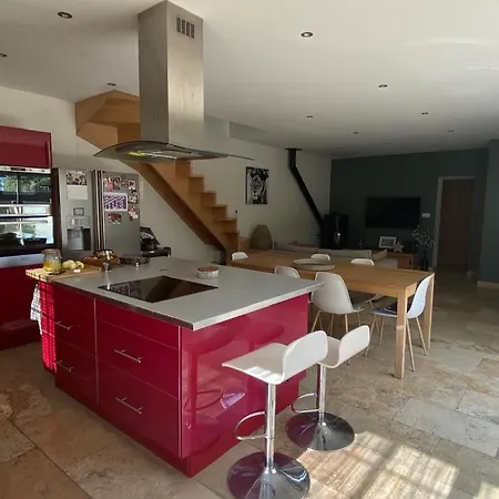 Belle Récente De 120 M2 Avec Piscine *